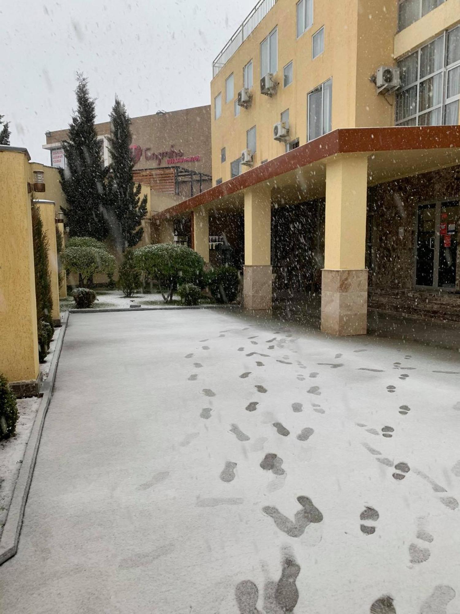 Hotel Like Тбилиси Экстерьер фото